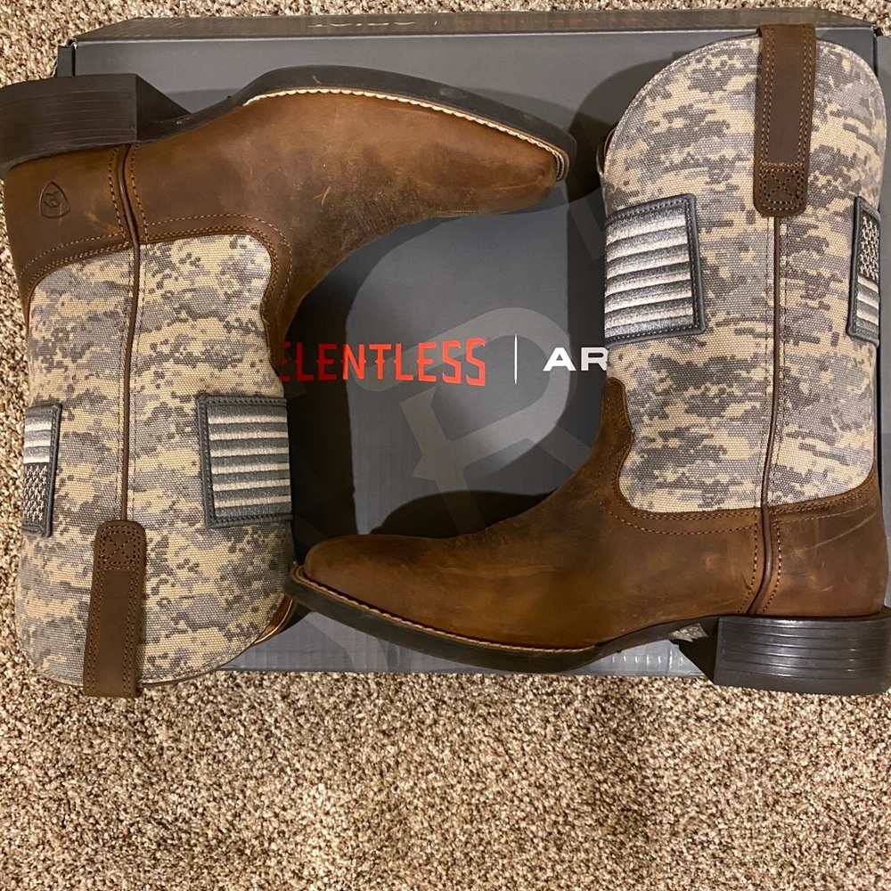 ARIAT cowboy boots